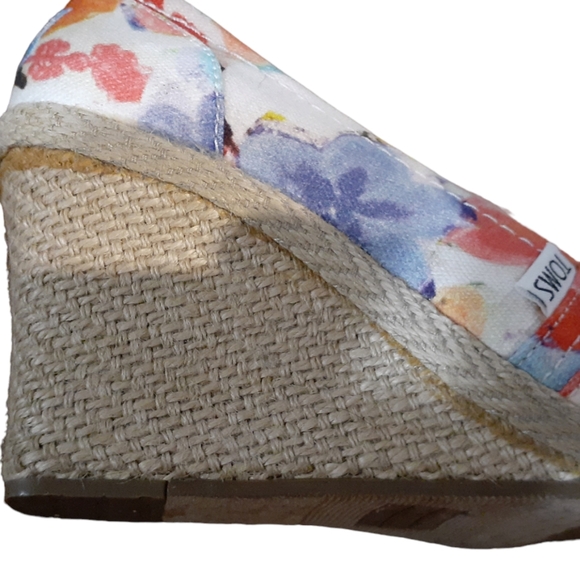 Tom's Women's Oahu Floral Canvas Espadrille Wedge Sandals Open Toe Size 6 - Picture 9 of 9